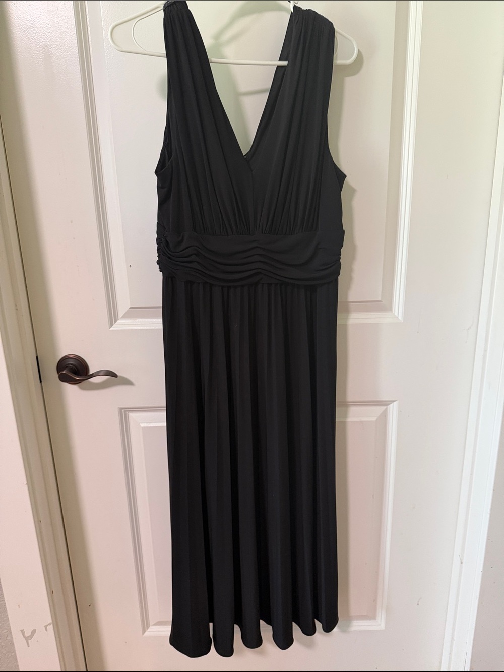 Black V-Neck Sleeveless Maxi Dress - Classic Women's Evening Dress